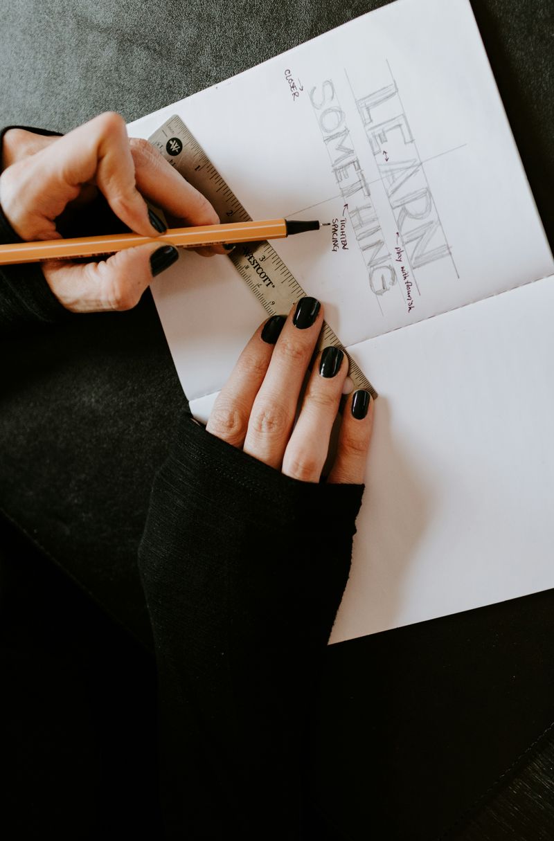<https://images.unsplash.com/photo-1611348586758-9475c1158ede?ixlib=rb-4.0.3&q=85&fm=jpg&crop=entropy&cs=srgb>